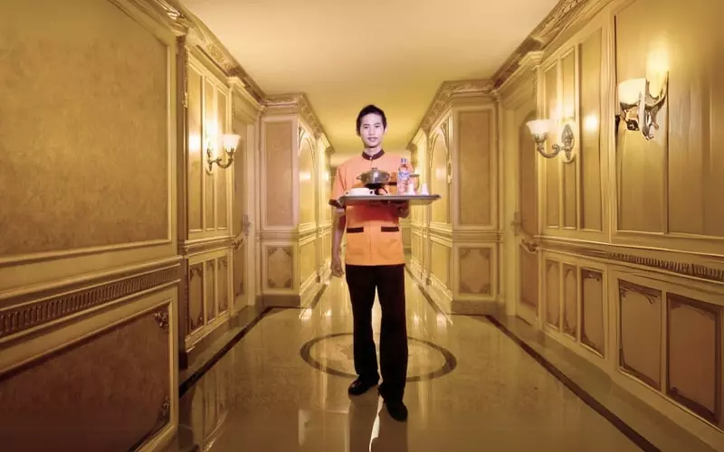 hotel utami dekat juanda