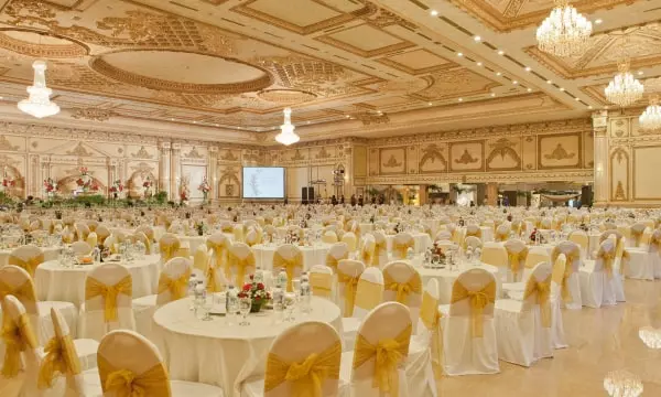 sewa gedung hotel utami