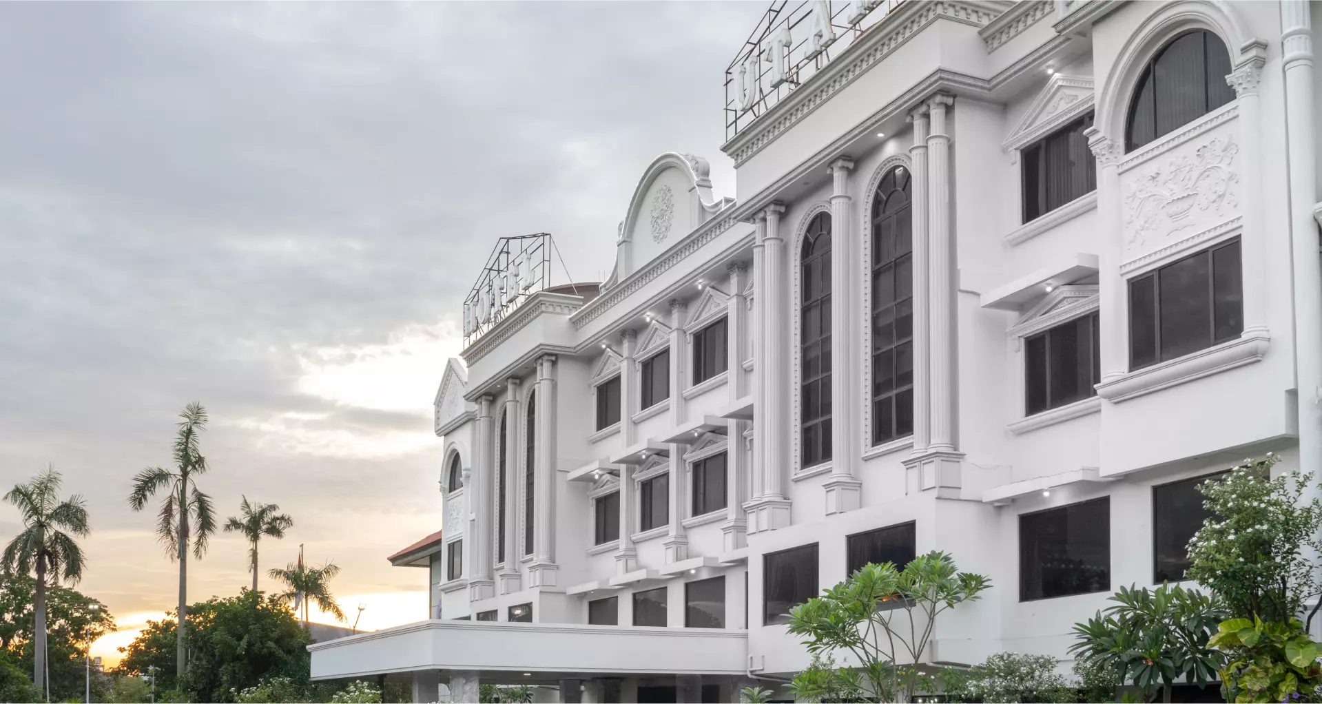 utami hotel sidoarjo dekat juanda