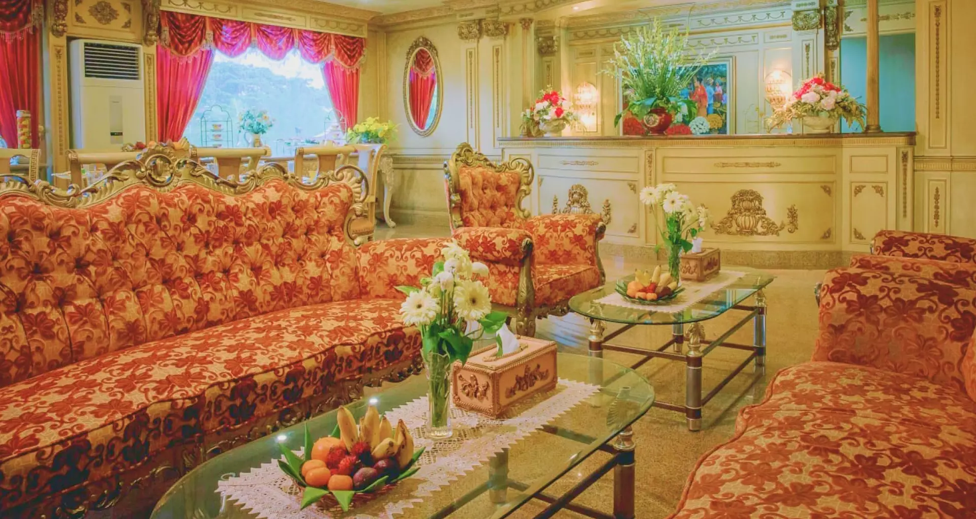 vvip lounge hotel utami