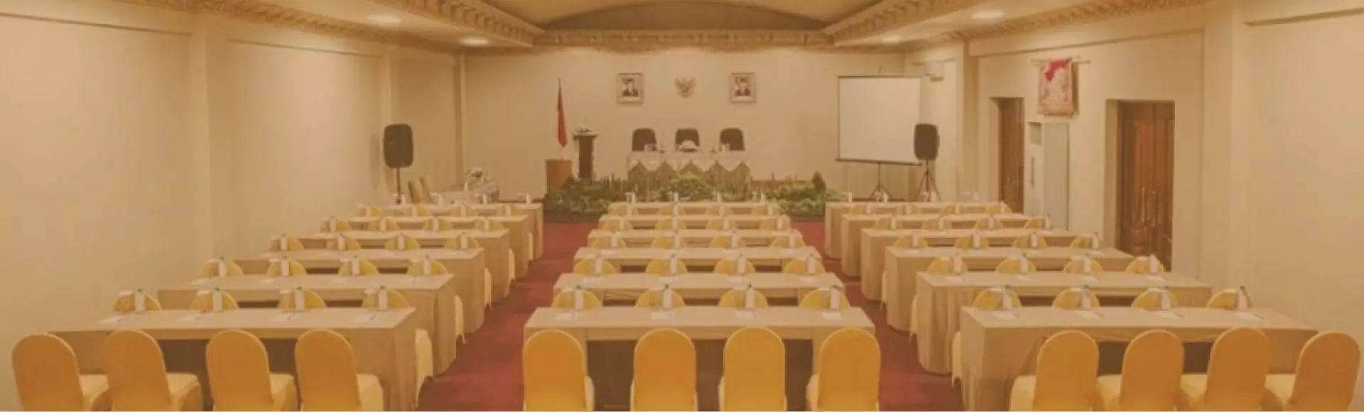 sewa ruang hotel utami min